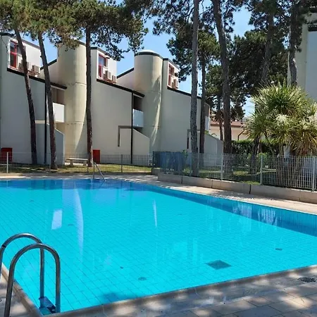 Apartment Village *