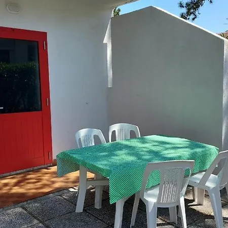 Village Apartment *